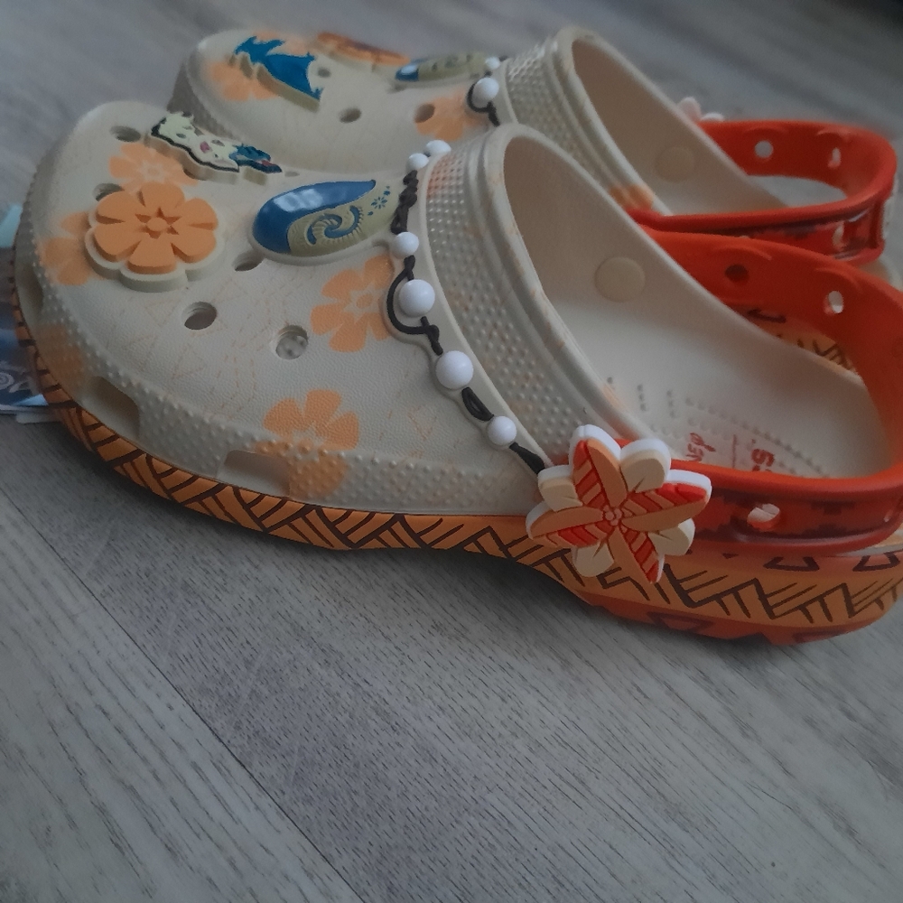 CROCS Kids' Moana Shoes - Picture 6 of 7